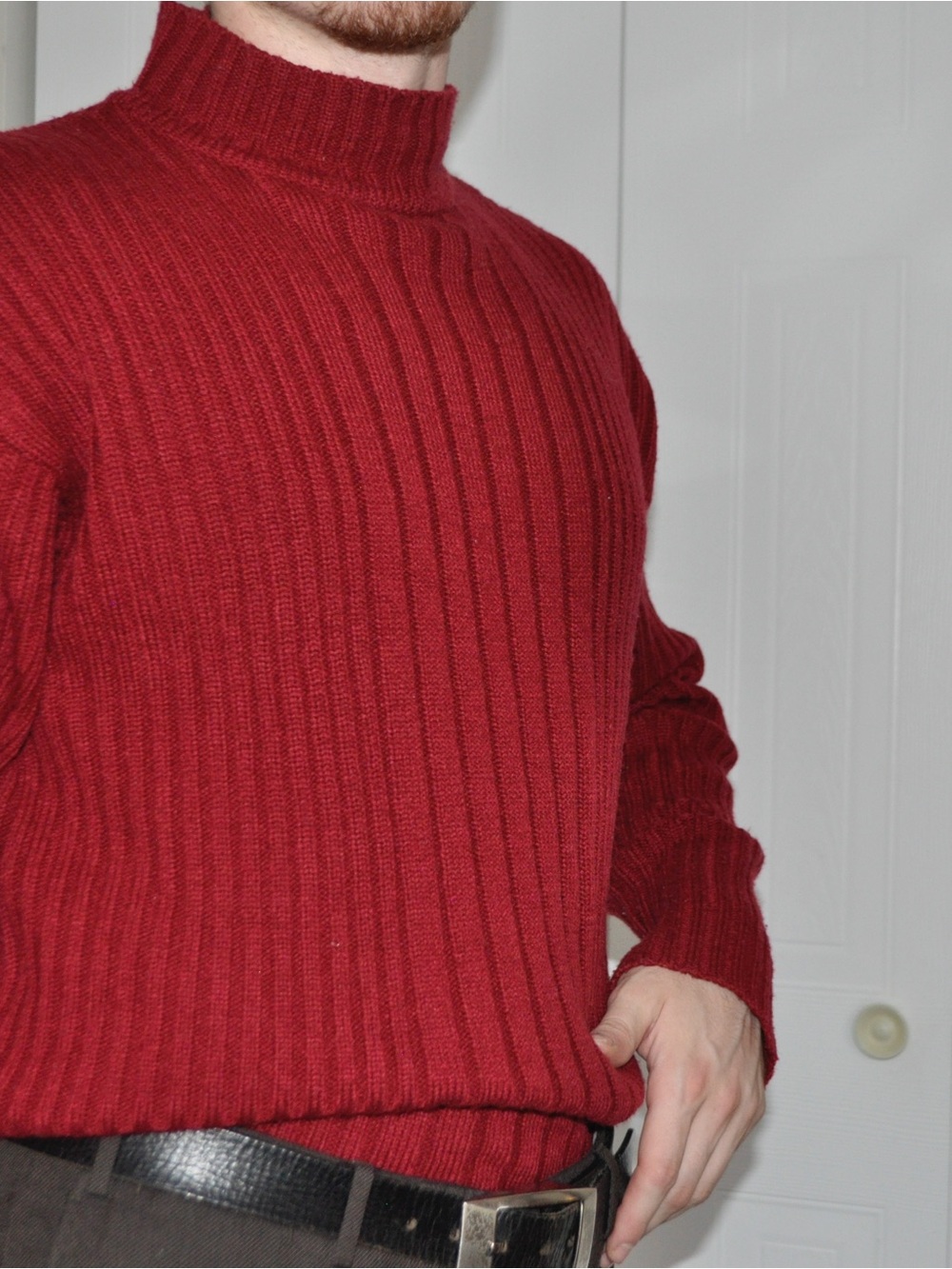 Men's Ribbed Turtleneck Sweater in Burgundy